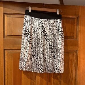 Elegant Black and White Animal Print A-Line Skirt